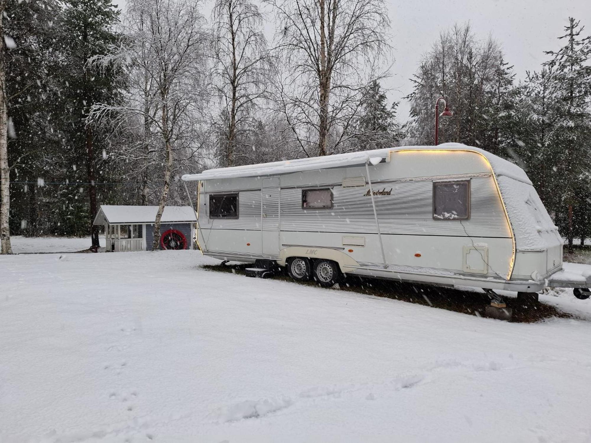 Вилла Elves Cabin Wagon Рованиеми Экстерьер фото